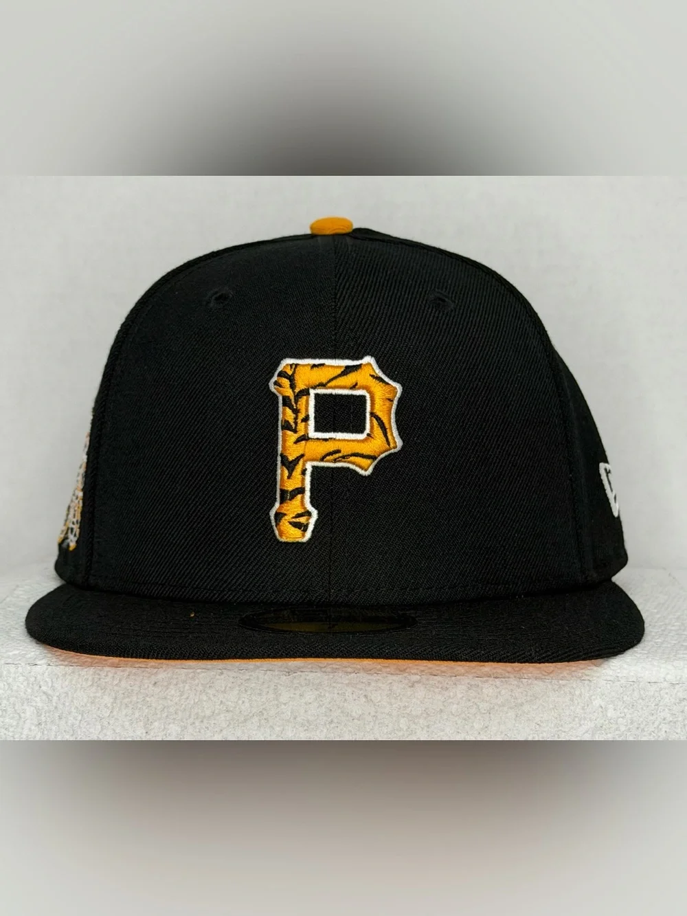 New Era Pittsburgh Pirates 59FIFTY Tiger Fill Fitted Hat Size 7 NWT Black MLB